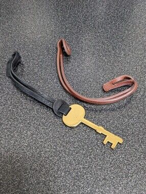 Fossil Gold Tone Key Hangtag Bag Charm Keychain Black & Brown Leather Bag Charm